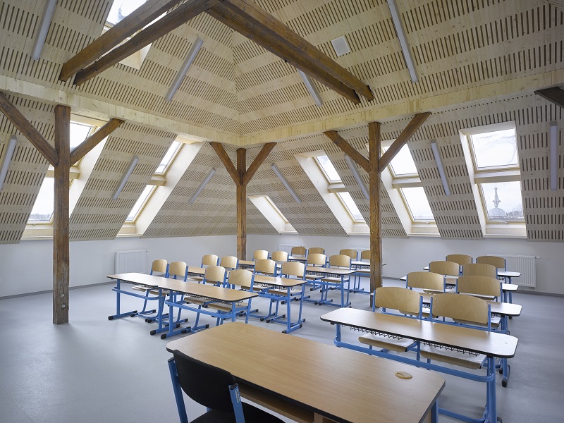 Acoustic cladding – Kindergarten and Elementary school Nučice
